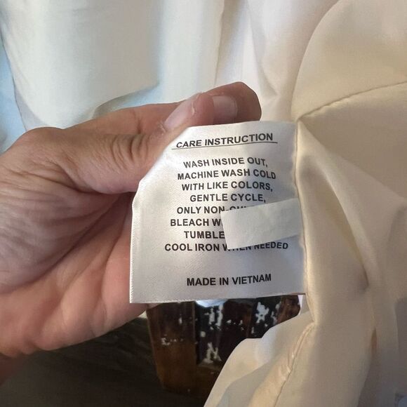 Nine West gorgeous Ivory Belted trench Coat w pockets. Elegant. Size Large. - Picture 5 of 8